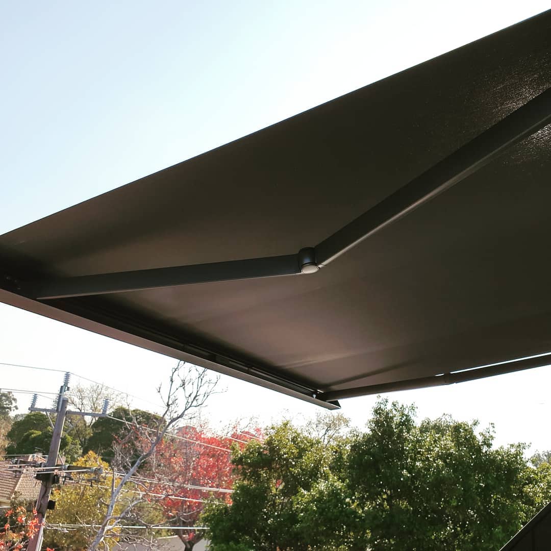 CASSETTE FOLDING ARM AWNING ART